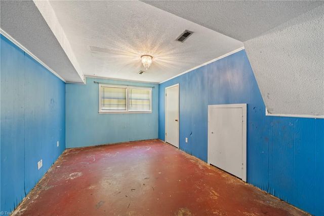 430 Flyntvalley Drive, Winston-salem, NC 27104