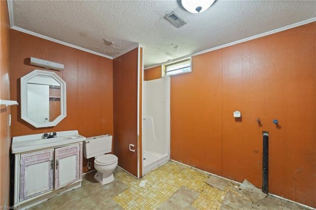 430 Flyntvalley Drive, Winston-salem, NC 27104