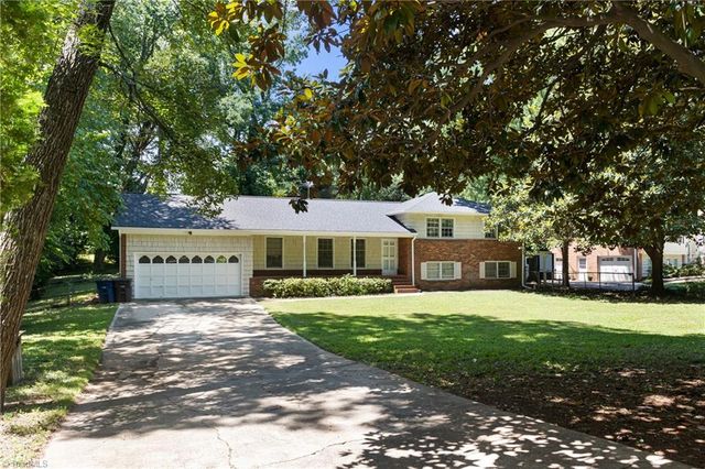 430 Flyntvalley Drive, Winston-salem, NC 27104