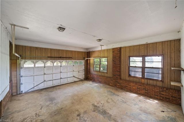 430 Flyntvalley Drive, Winston-salem, NC 27104