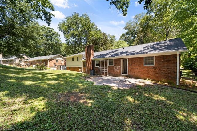 430 Flyntvalley Drive, Winston-salem, NC 27104