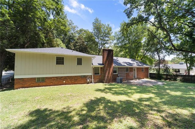430 Flyntvalley Drive, Winston-salem, NC 27104