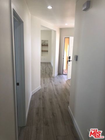 1014 S Stanley Avenue, Los Angeles, CA 90019