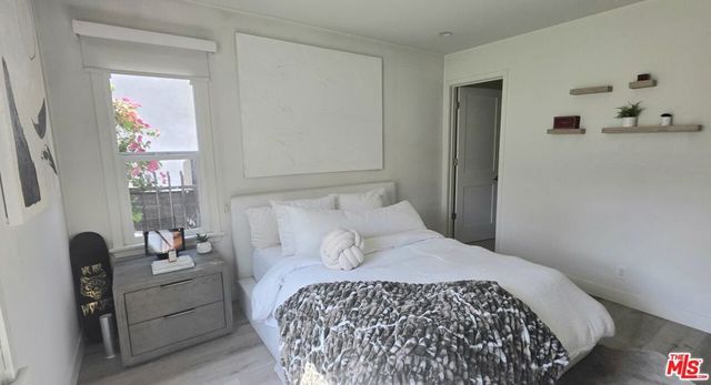 1014 S Stanley Avenue, Los Angeles, CA 90019