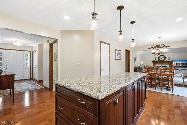 9936 Tamarack Trail, Brecksville, OH 44141