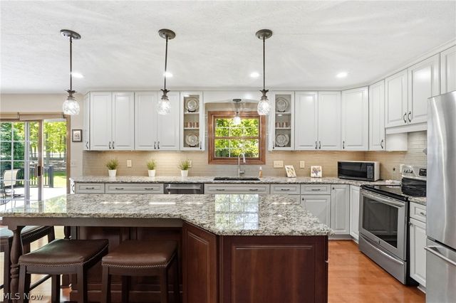 9936 Tamarack Trail, Brecksville, OH 44141
