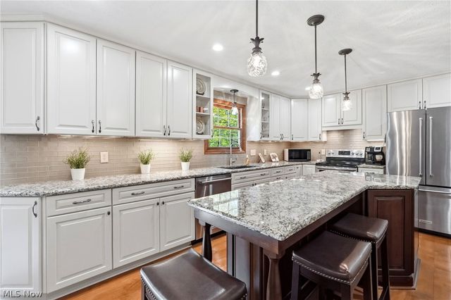 9936 Tamarack Trail, Brecksville, OH 44141