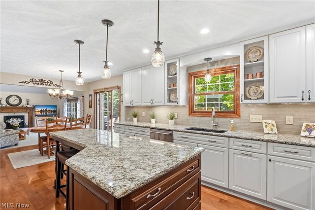 9936 Tamarack Trail, Brecksville, OH 44141