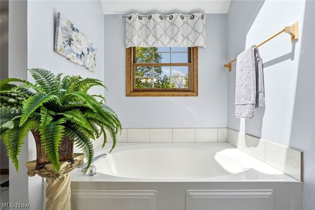 9936 Tamarack Trail, Brecksville, OH 44141