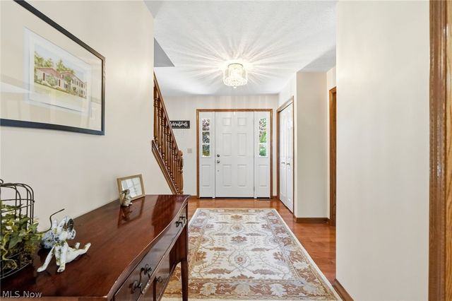 9936 Tamarack Trail, Brecksville, OH 44141