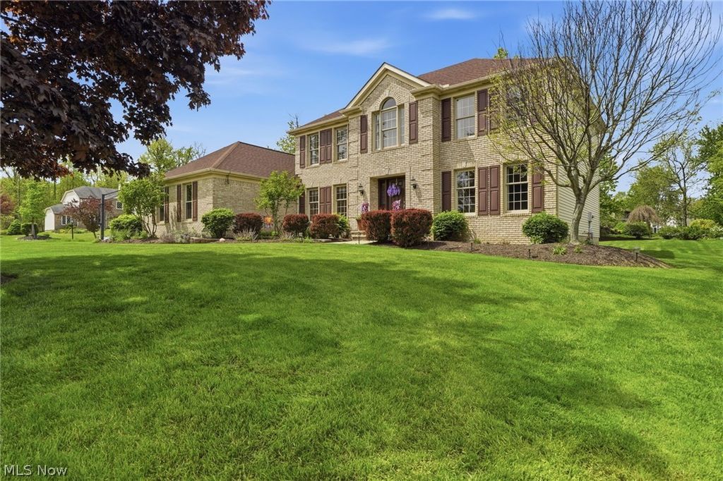 9936 Tamarack Trail, Brecksville, OH 44141