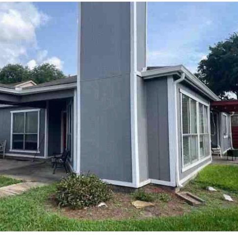 8210 Twin Tree Lane, Houston, TX 77071