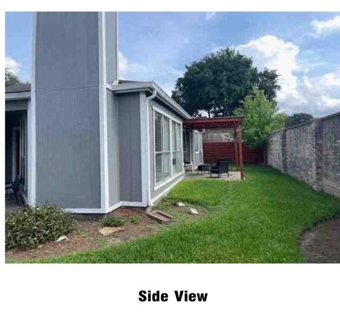 8210 Twin Tree Lane, Houston, TX 77071