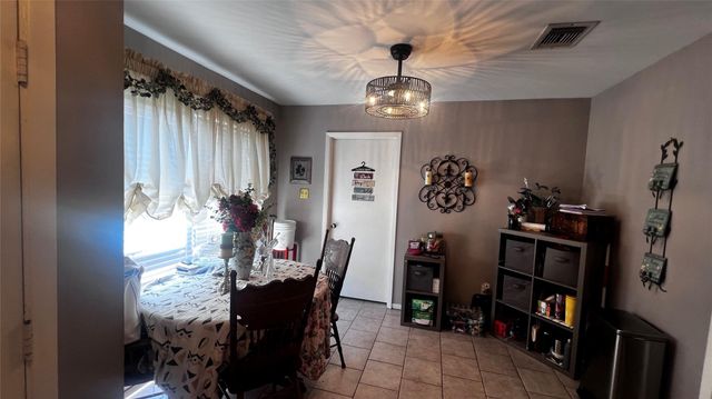 8210 Twin Tree Lane, Houston, TX 77071