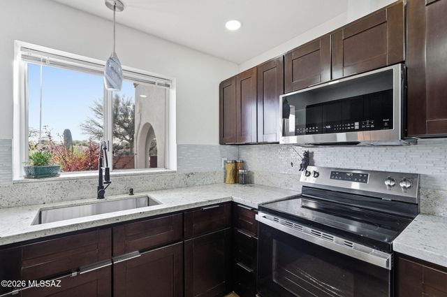 1240 W Placita Quieta, Green Valley, AZ 85622