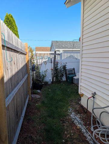 12 Kentville Terrace, Hampton, NH 03842