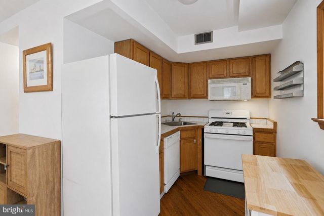 623 5TH ST NE, Washington, DC 20002