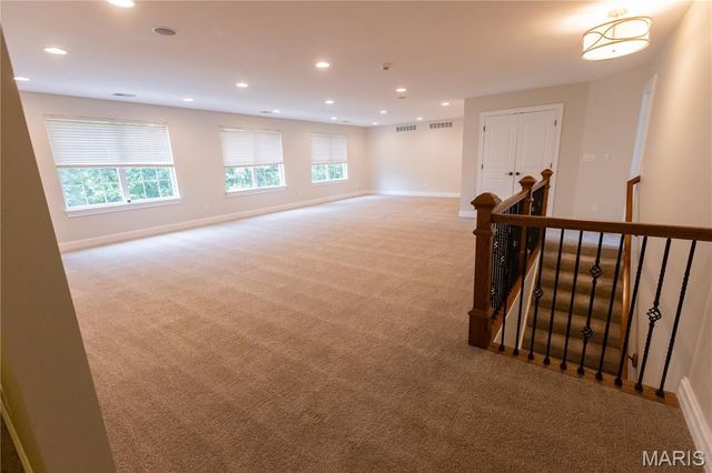 220 Woodcliffe Place Drive, Chesterfield, MO 63005