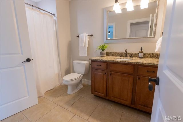 220 Woodcliffe Place Drive, Chesterfield, MO 63005