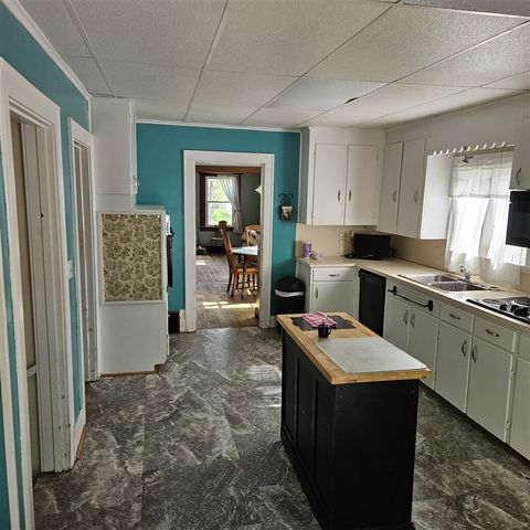 516 E Exchange Street, Spring Lake, MI 49456