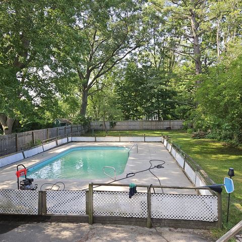 516 E Exchange Street, Spring Lake, MI 49456
