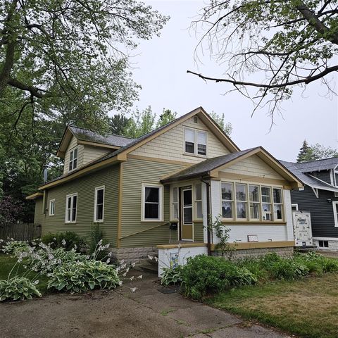 516 E Exchange Street, Spring Lake, MI 49456