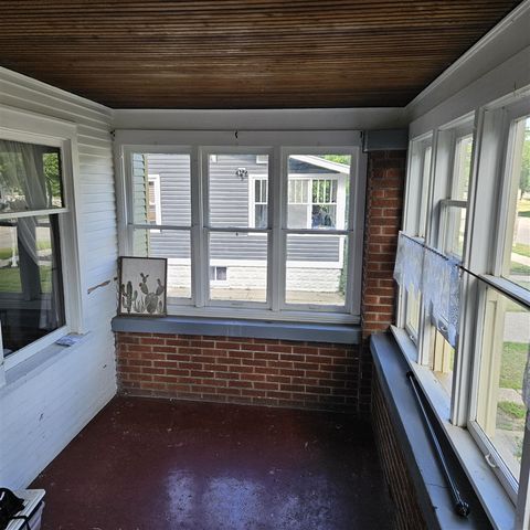 516 E Exchange Street, Spring Lake, MI 49456