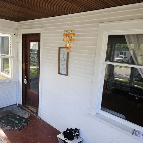 516 E Exchange Street, Spring Lake, MI 49456