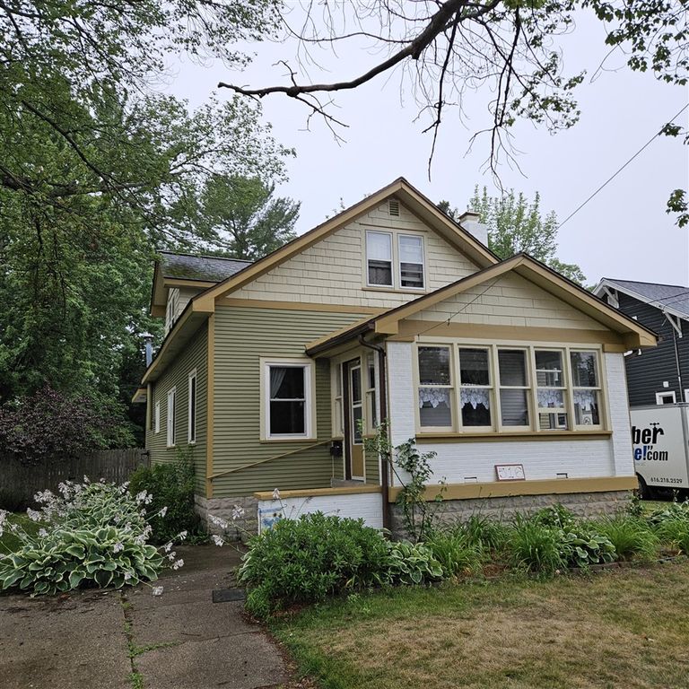 516 E Exchange Street, Spring Lake, MI 49456