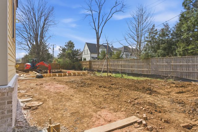 215 Page Rd, Nashville, TN 37205