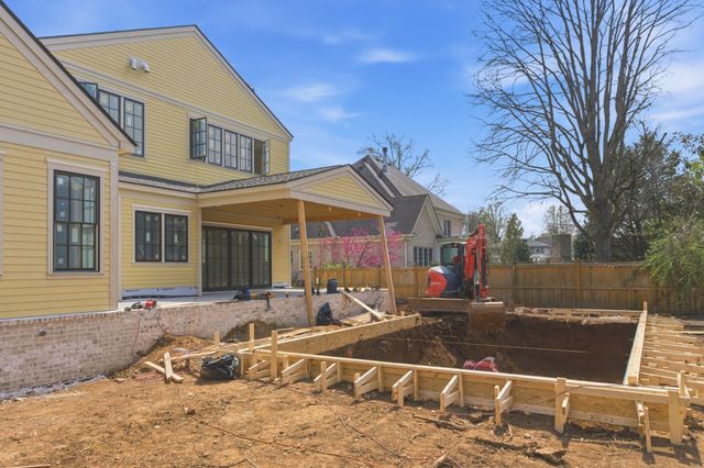 215 Page Rd, Nashville, TN 37205