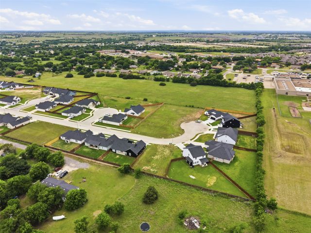 572 Highview Court, Godley, TX 76044