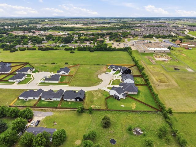 572 Highview Court, Godley, TX 76044