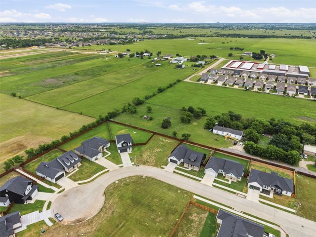 572 Highview Court, Godley, TX 76044