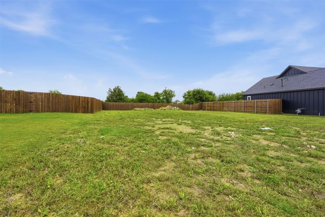572 Highview Court, Godley, TX 76044