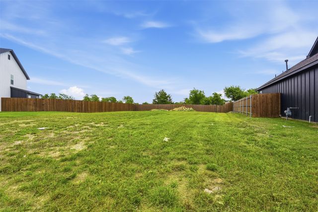 572 Highview Court, Godley, TX 76044