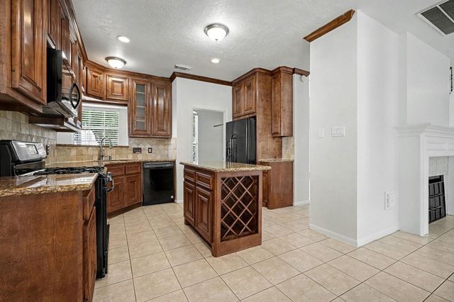 2304 Evergreen Drive, Pearland, TX 77581