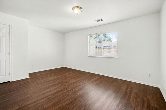 2304 Evergreen Drive, Pearland, TX 77581