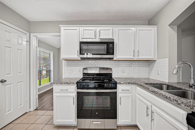 2902 Burgess Hill Court, Pearland, TX 77584