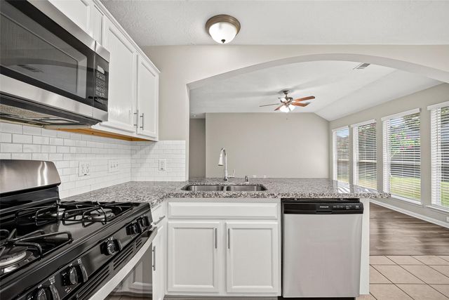 2902 Burgess Hill Court, Pearland, TX 77584