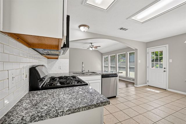 2902 Burgess Hill Court, Pearland, TX 77584