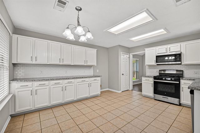2902 Burgess Hill Court, Pearland, TX 77584