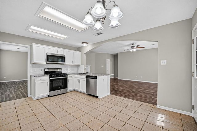 2902 Burgess Hill Court, Pearland, TX 77584