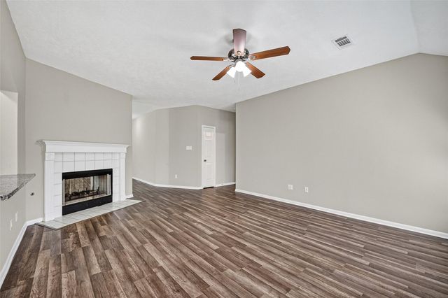 2902 Burgess Hill Court, Pearland, TX 77584