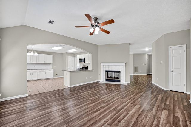 2902 Burgess Hill Court, Pearland, TX 77584