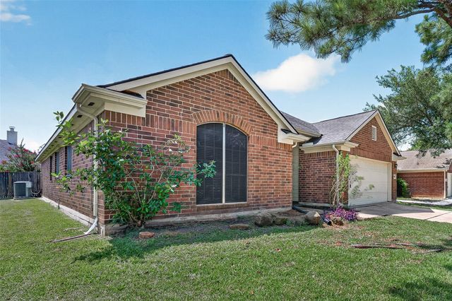 2902 Burgess Hill Court, Pearland, TX 77584