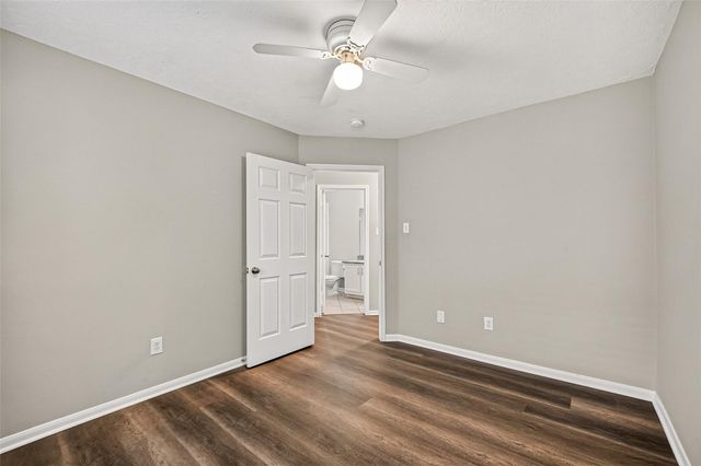 2902 Burgess Hill Court, Pearland, TX 77584