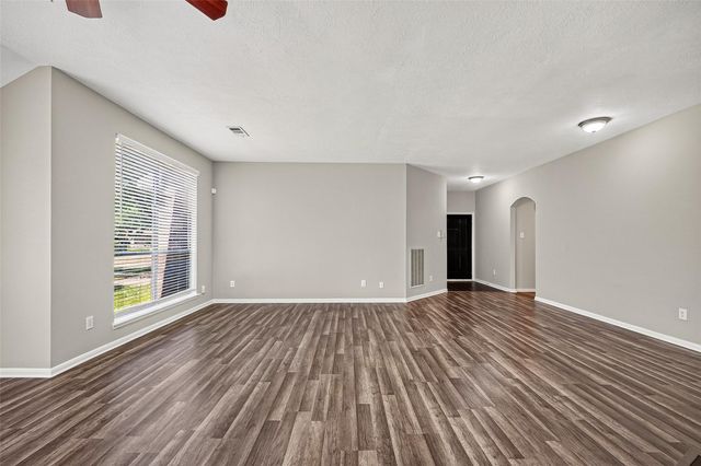 2902 Burgess Hill Court, Pearland, TX 77584