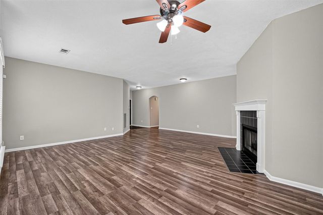 2902 Burgess Hill Court, Pearland, TX 77584