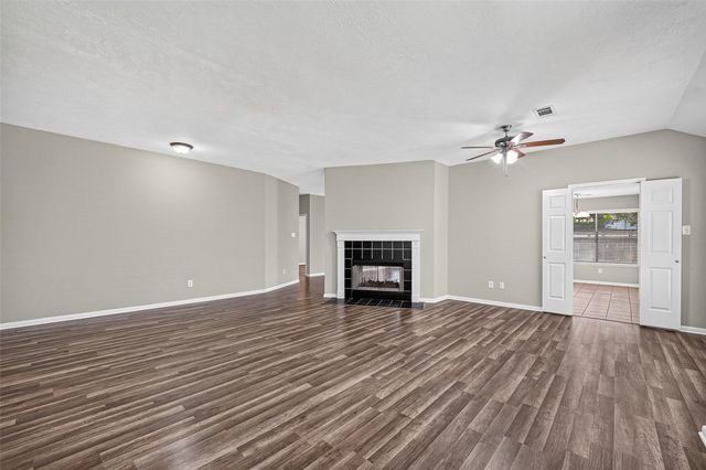 2902 Burgess Hill Court, Pearland, TX 77584